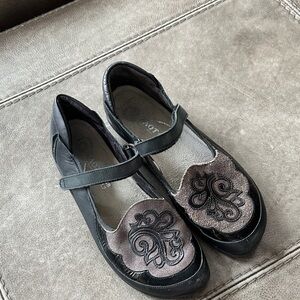 Naot Mary Jane’s size 38/7